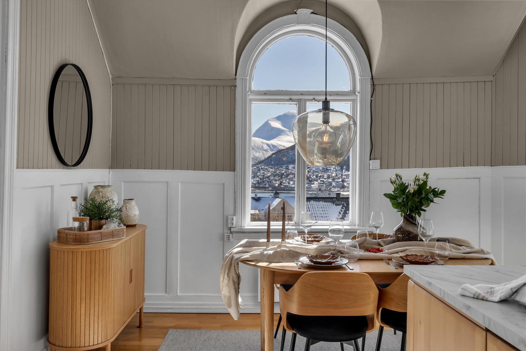 Lovely City Center Apartment With Amazing Views And Free Parking! Tromsø Exterior foto